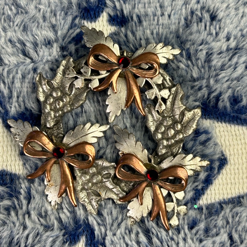 Silver and Gold Wreath Brooch